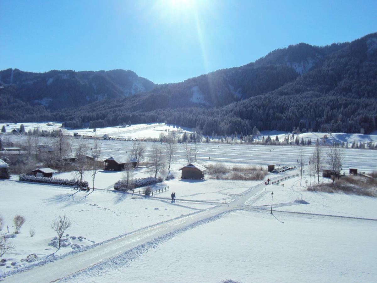 Haus Alpenfriede Hotell Weissensee Exteriör bild
